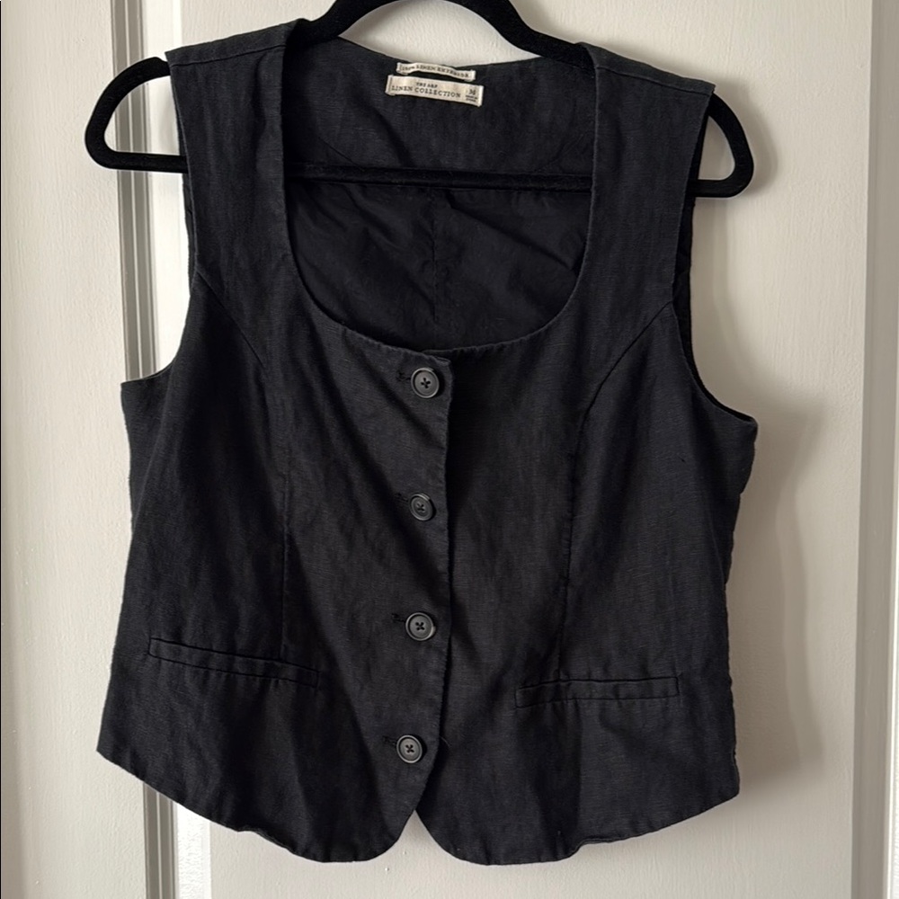 Black Sleeveless Button-Up Top